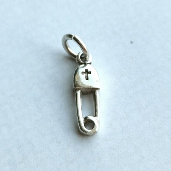 Jewelry - NEW Sterling Silver safety pin lucky charm pendant New baby